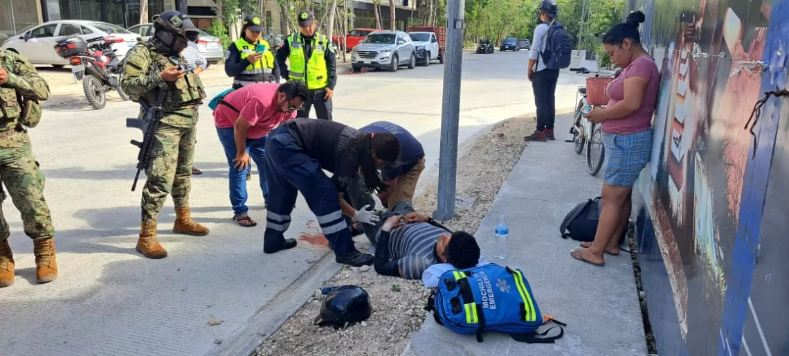 Lo atropellan y se da a la fuga el responsable en Tulum