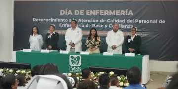 Reconocimiento por su labor al personal de enfermería del IMSS Quintana Roo