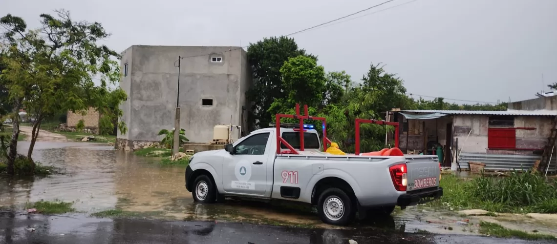 Continúa en marcha el Operativo Tormenta en Isla Mujeres