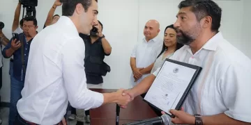 Recibe Gino Segura constancia como Senador electo por Quintana Roo