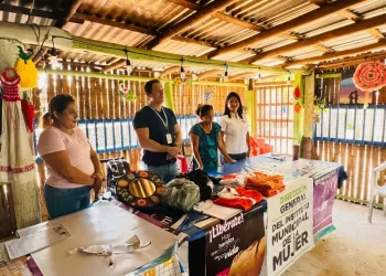 Llevan atención médica a vecinos de la zona agrícola de Leona Vicario