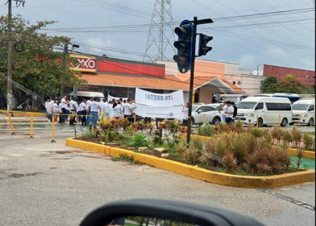 Severos problemas viales por manifestación en Boulevard Playa del Carmen