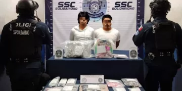 Detenidos en Playa del Carmen dos sujetos con un arma y narcóticos