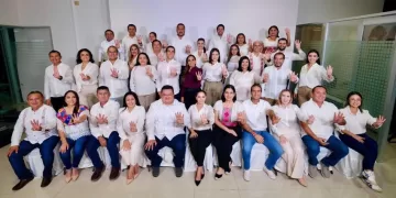 Difunde la gobernadora Mara Lezama la foto del “carro completo”