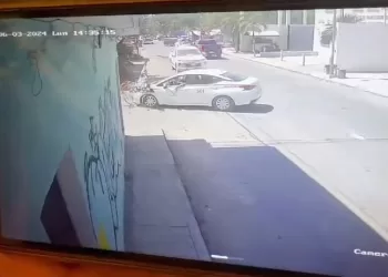 Taxista de Tulum arrolla a ciclista argentina y se da a la fuga