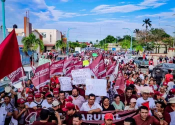 Habitantes de la zona rural participan en marcha de apoyo para Yensunni en Chetumal