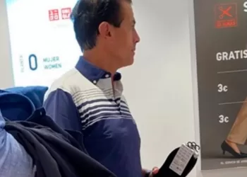 Enrique Peña Nieto se deja ver en exclusiva tienda de Madrid comprando ropa