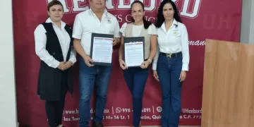 Taxistas de Cancún suscriben convenio con universidades