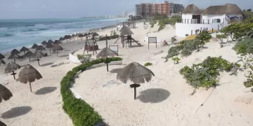 Por condiciones climatológicas, vigilancia especial en las playas de Cancún