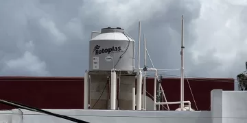 Enojo en Barrio Bravo por la grave carencia de agua