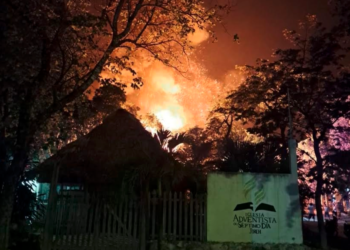Cinco lesionados y 21 palapas consumidas por voraz incendio