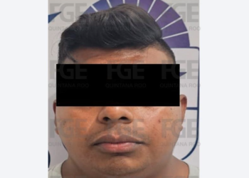 Detenido policía de Cancún que mostraba sus partes íntimas
