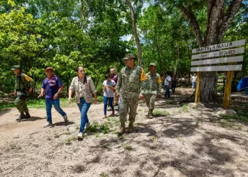 Evacúan a familias de comunidades mayas de Felipe Carrillo