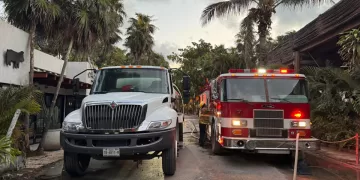 Tres establecimientos de la zona costera de Tulum consumidos por las llamas