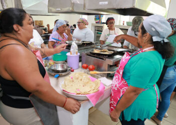 Isla Mujeres avanza en capacitación y el empoderamiento femenino