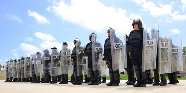 Fortalecen capacitación de los policías con prácticas antimotín