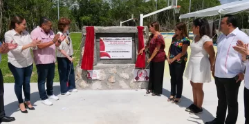 Entrega Mara Lezama infraestructura nueva en Uaqroo de Playa del Carmen