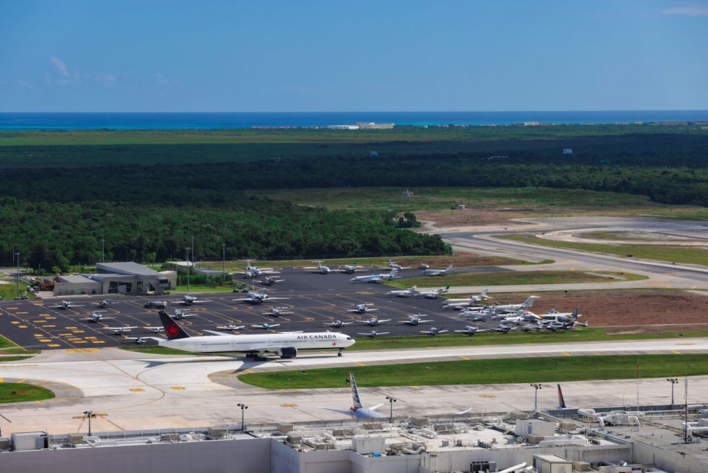 Al volver la normalidad, programan 556 operaciones aéreas en Cancún