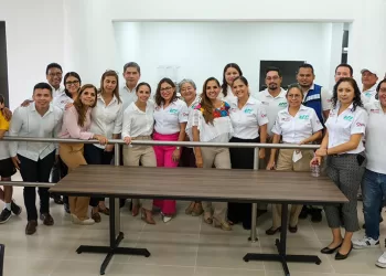 Cumple Mara Lezama compromiso con alumnos de la Universidad Politécnica