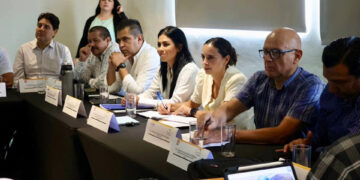 Trabajar en equipo por un Cancún moderno, pide Ana Paty Peralta