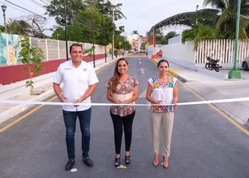 Entrega la Gobernadora nueva calle He-Zaba y rehabilitación de biblioteca