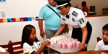 Fomentan la proximidad social a través de visitas escolares a la Casa del Policía