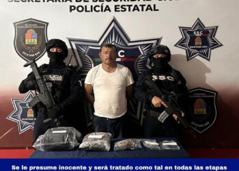 Taxista es sorprendido con un maletín repleto de bolsitas con marihuana