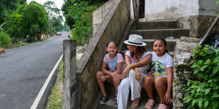 Inversión en calles de Tihosuco, para llevar justicia social a la zona maya