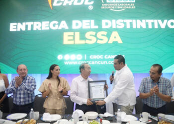 Otorga IMSS distintivo a la CROC Cancún por acciones de salud y seguridad