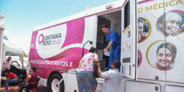 Lleva “Salud para tod@s” servicios a Morelos, Bacalar e Isla Mujeres