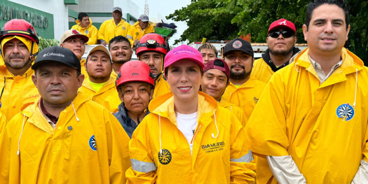 Atenea Gómez supervisa los trabajos de recuperación luego del paso de “Helene”