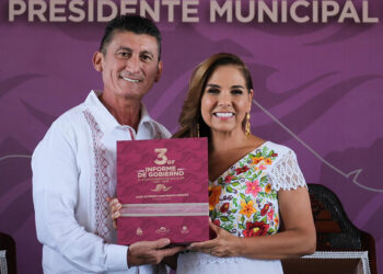 Asiste Mara Lezama al III Informe en Bacalar