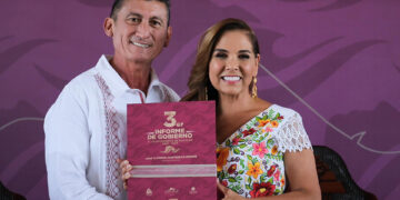 Asiste Mara Lezama al III Informe en Bacalar