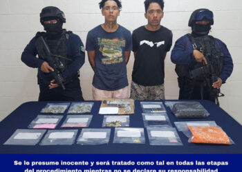 Detienen a dos sujetos en Cozumel que llevaban varios tipos de drogas y un arma