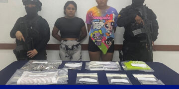 Dos mujeres aprehendidas con droga a bordo de un vehículo robado