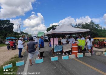 Bloquean autopista Cancún-Mérida por la detención de un joven acusado violación
