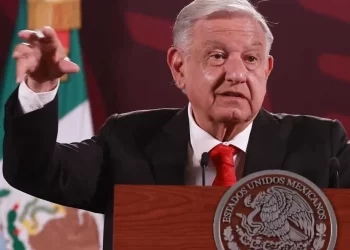 López Obrador responde a Zedillo y lo señala de desatar "la maleantada"