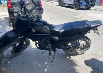 Aseguran policías dos motos con reporte de robo en Playa