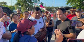 Bloqueo de habitantes de colonias irregulares de Cancún para exigir servicios básicos