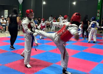 Gran participación en Dual Meet de Tae Kwon Do en el Sindicato de taxistas de Cancún