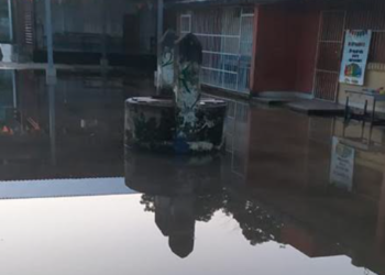 Atienden escuela inundada de San Ángel