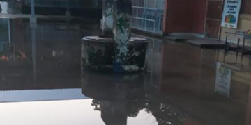Atienden escuela inundada de San Ángel