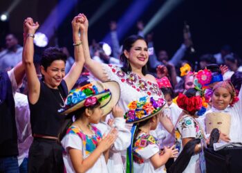 Olvidan ayuntamientos el Aniversario de Quintana Roo; Solidaridad muestra el camino