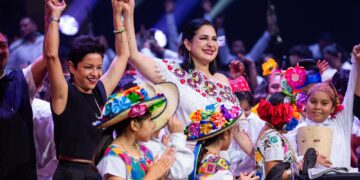 Olvidan ayuntamientos el Aniversario de Quintana Roo; Solidaridad muestra el camino