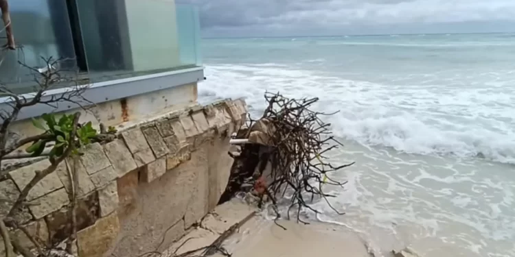 Erosión en playas de Cancún podría recuperarse en abril: Zofemat