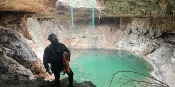 Exploradores documentan características del cenote colapsado en Xocén, “el centro del mundo”