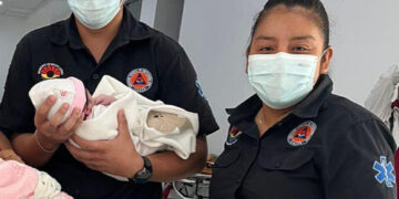 Equipo de Protección Civil asiste en nacimiento de bebé en la colonia El Milagro