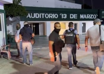 Amplia movilización de fuerzas de seguridad para catear instalaciones del sindicato de taxistas de Cancún