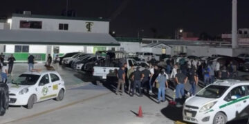 Amplia movilización de fuerzas de seguridad para catear instalaciones del sindicato de taxistas de Cancún