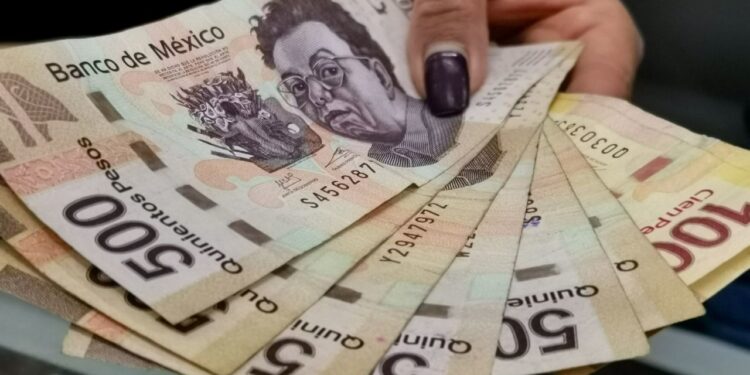 CIUDAD DE MÉXICO, 06AGOSTO2020.- Las transacciones en efectivo disminuyeron por efectos de la pandemia. Durante estos meses de confinamiento los mexicanos optaron por hacer sus transacciones de manera electrónica, así lo reporto Vida México. 
FOTO: MOISÉS PABLO/CUARTOSCURO.COM